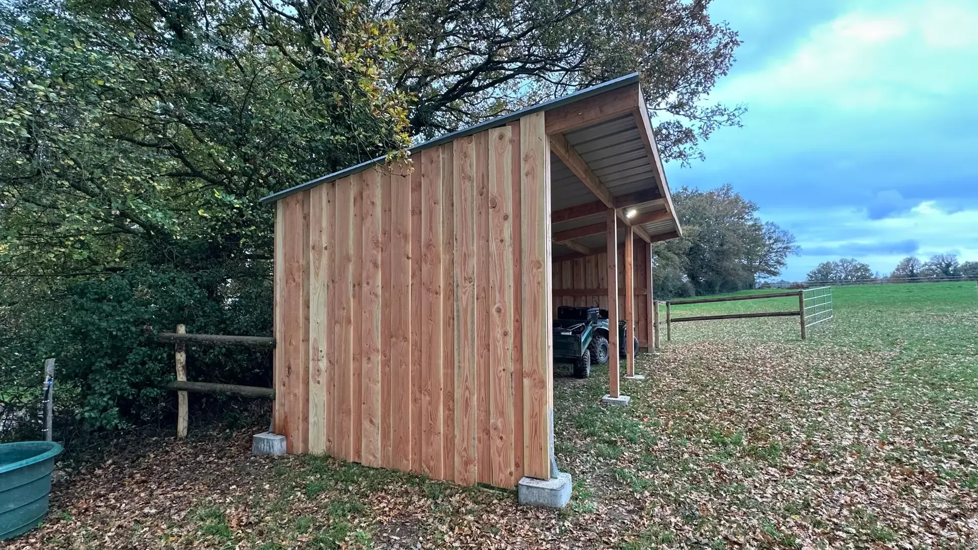 Abris pour chevaux sur mesure réalisé par Kallithéa, photo 2