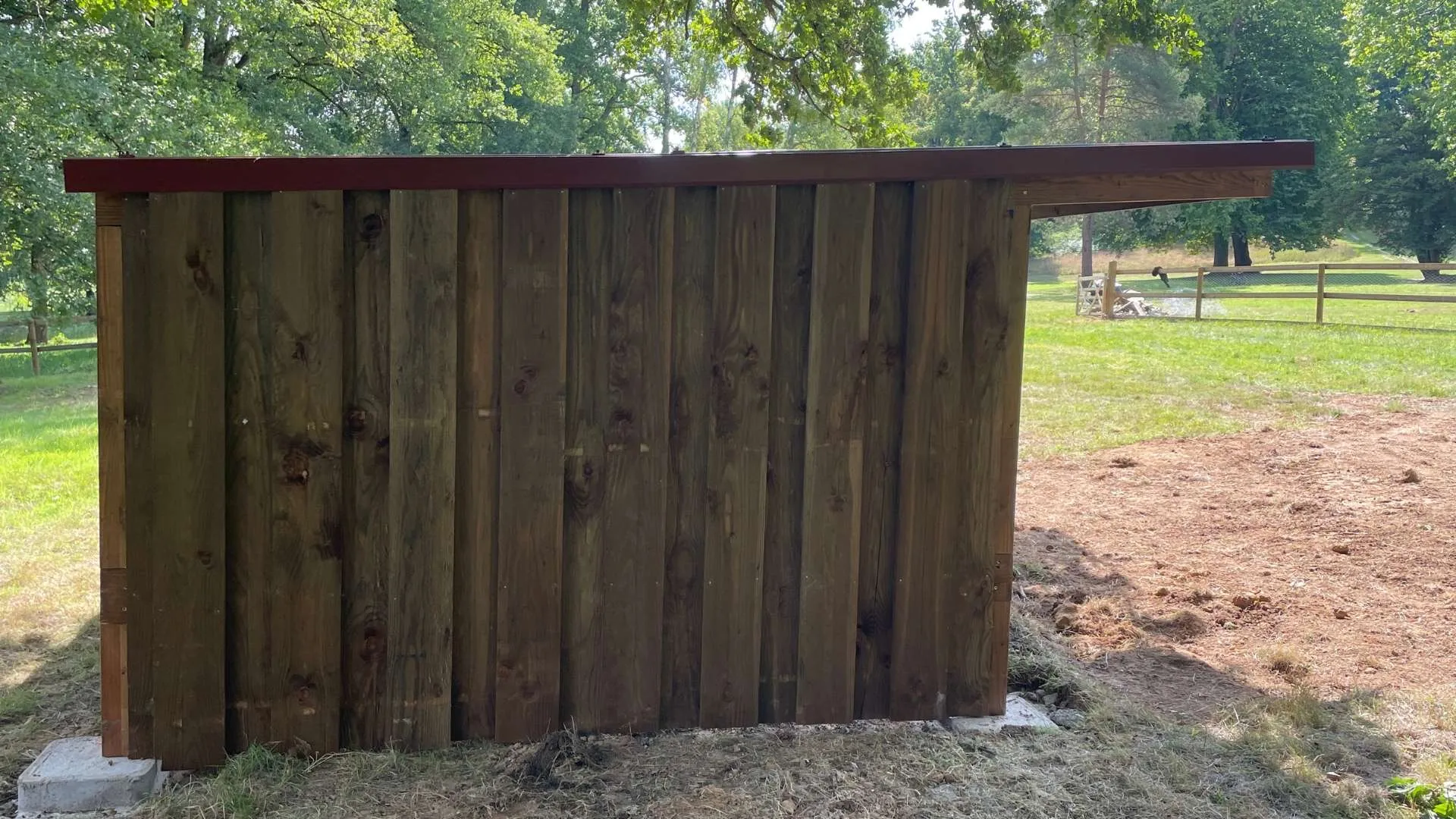 Abri 3x4 m pour poney shetland, vue d’ensemble